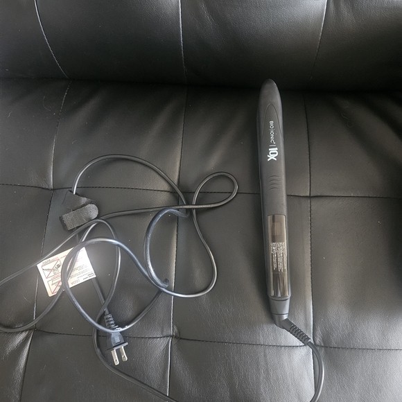 Bio Ionic Flat Iron - Picture 1 of 2
